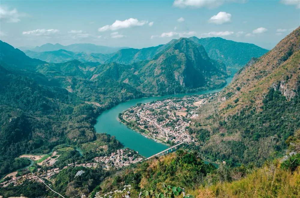 explore-nong-khiaw-s-mountain-viewpoints explore-nong-khiaw-s-mountain-viewpoints